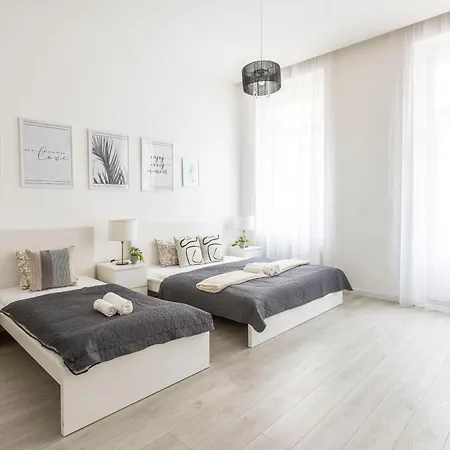 Apartment Exclusive Downtown Dream By Prestige Gallery