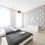 Exclusive Downtown Dream By Prestige Gallery 아파트