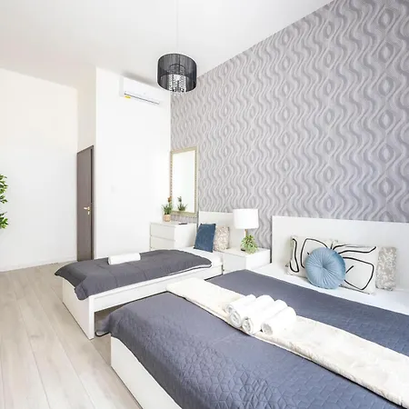 Exclusive Downtown Dream By Prestige Gallery * Budapešť